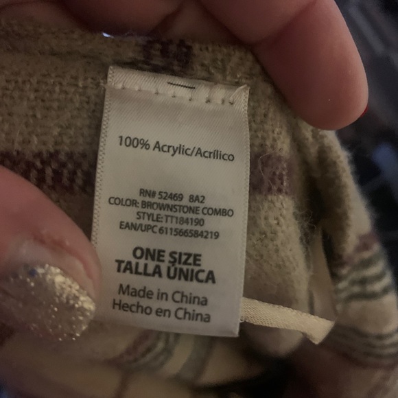 Shawl/Wrap - Picture 4 of 4